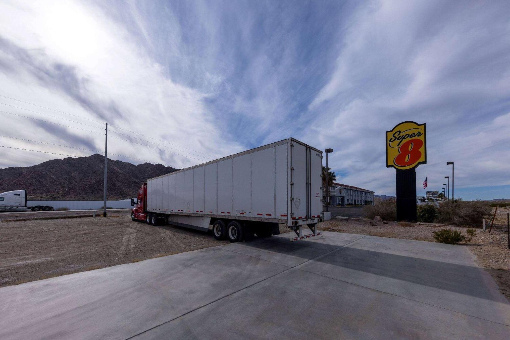 Super 8 By Wyndham Quartzsite Az Hotel Luaran gambar